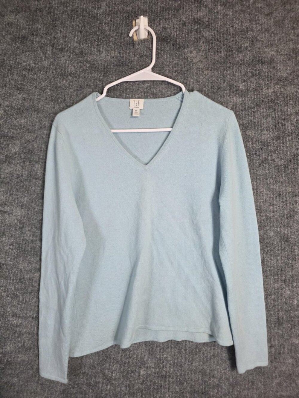 TSE Sweater Womens XL Light Blue 100% Cashmere V Neck Pullover Stains Flawed